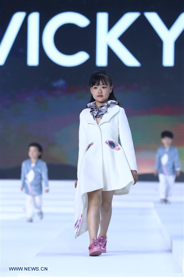 CHINA-BEIJING-FASHION WEEK (CN)