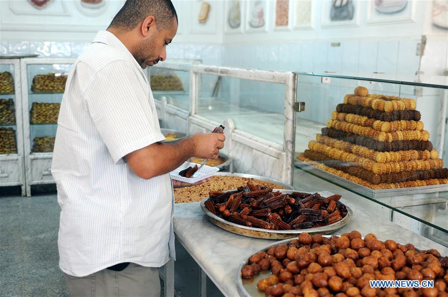 YEMEN-SANAA-RAMADAN-SWEETS