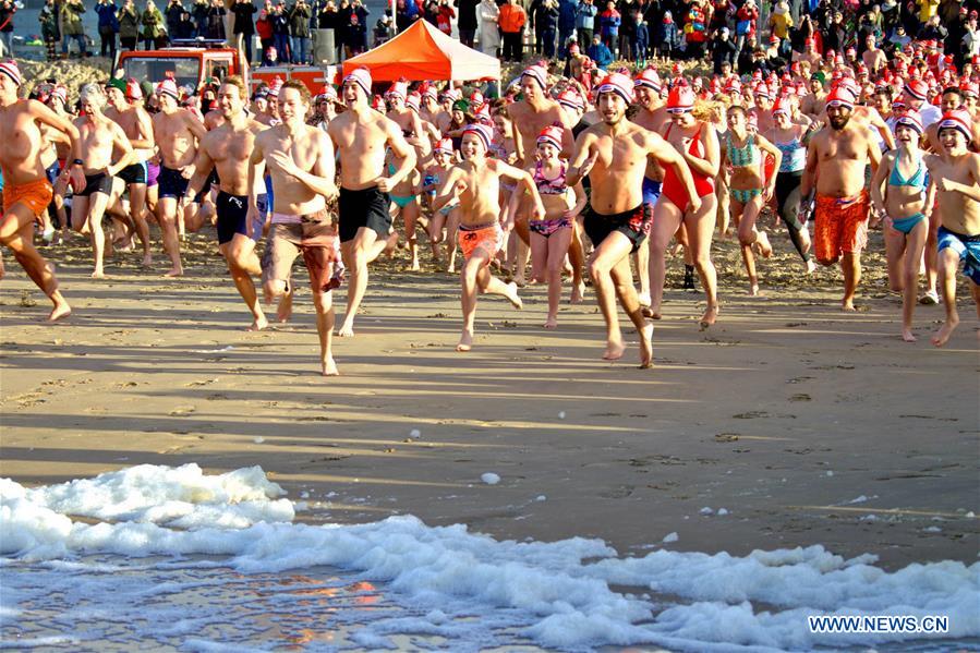 THE NETHERLANDS-BLOEMENDAAL AAN ZEE-NEW YEAR-CELEBRATION