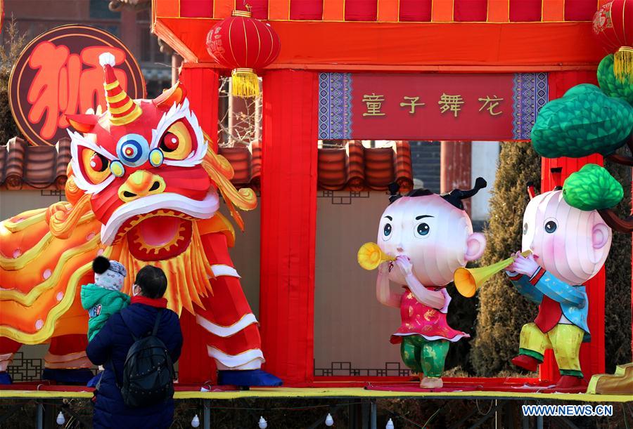 #CHINA-LUNAR NEW YEAR-DECORATIONS (CN)