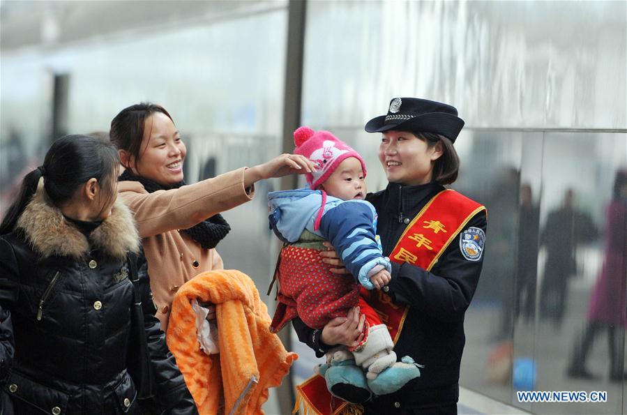 (MOMENTS FOREVER) CHINA-SPRING FESTIVAL-HOMEWARD BOUND-FAMILY REUNION (CN)