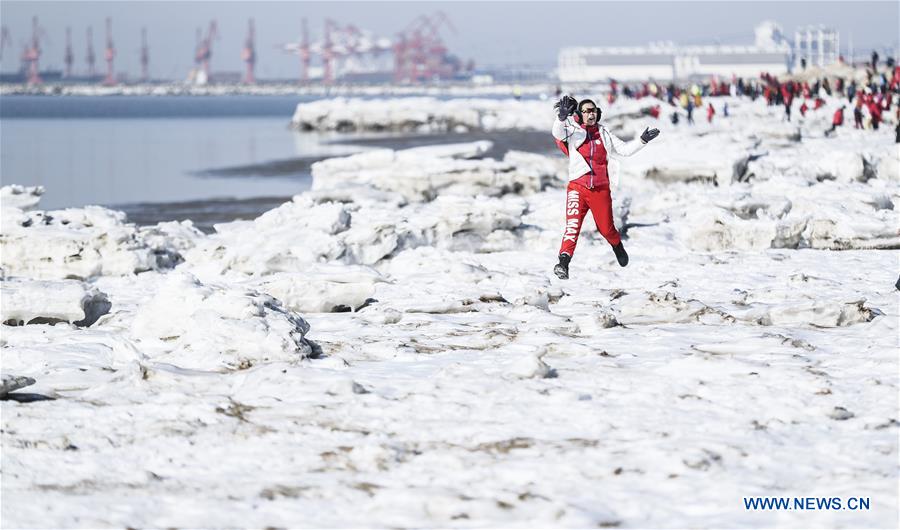 (SP)CHINA-PANJIN-ICE TREKKING (CN)