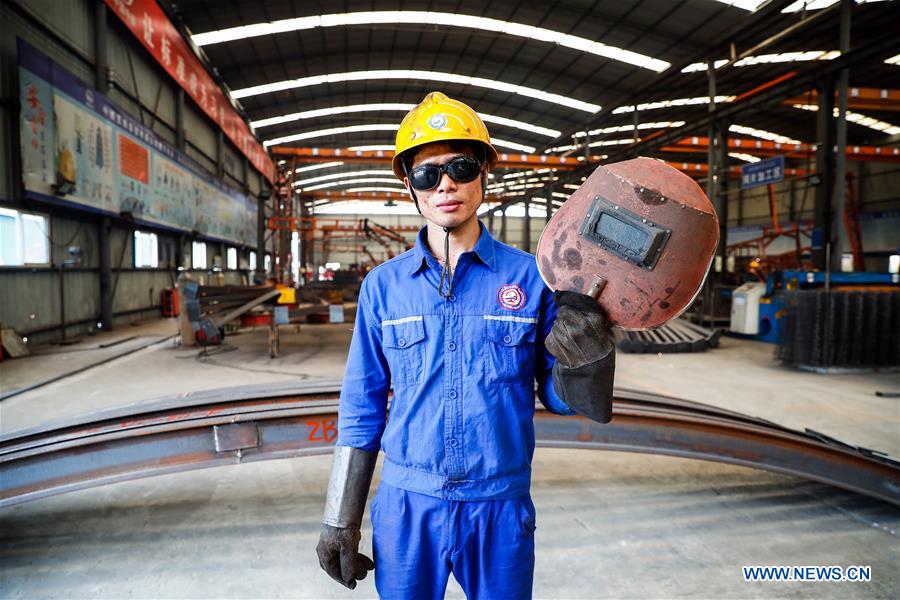 LAOS-CHINA-RAILWAY CRAFTSMAN