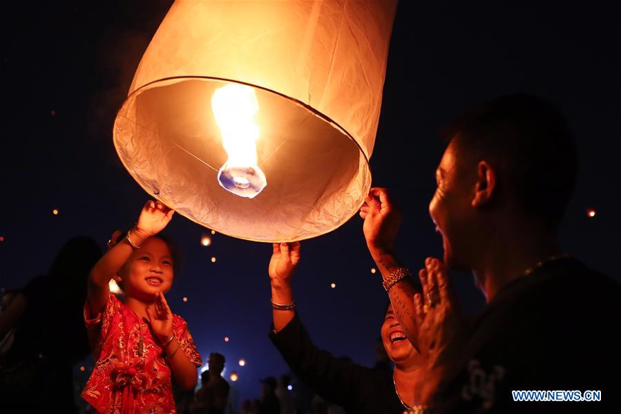 CHINA-YUNNAN-JINGHONG-KONGMING LANTERNS (CN)