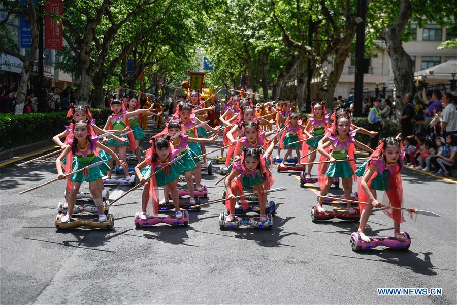 CHINA-HANGZHOU-CARTOON-PARADE (CN)