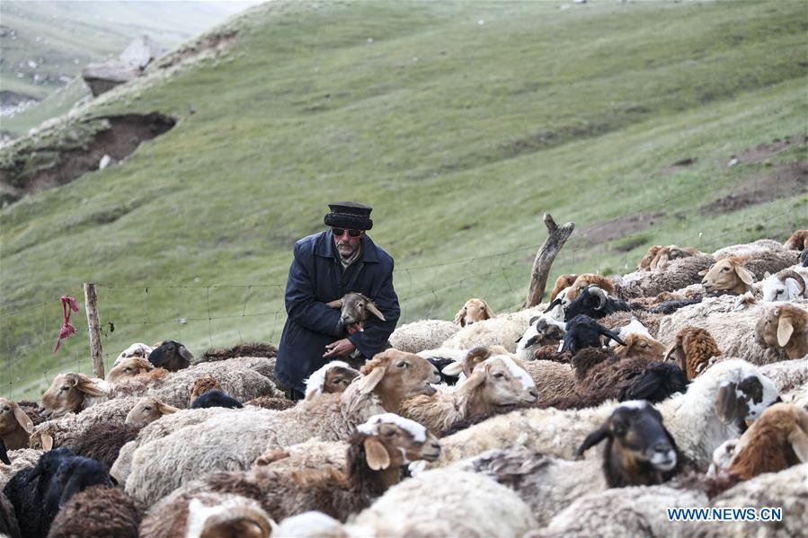 CHINA-XINJIANG-TAXKORGAN-HERDSMAN-POVERTY ALLEVIATION (CN)