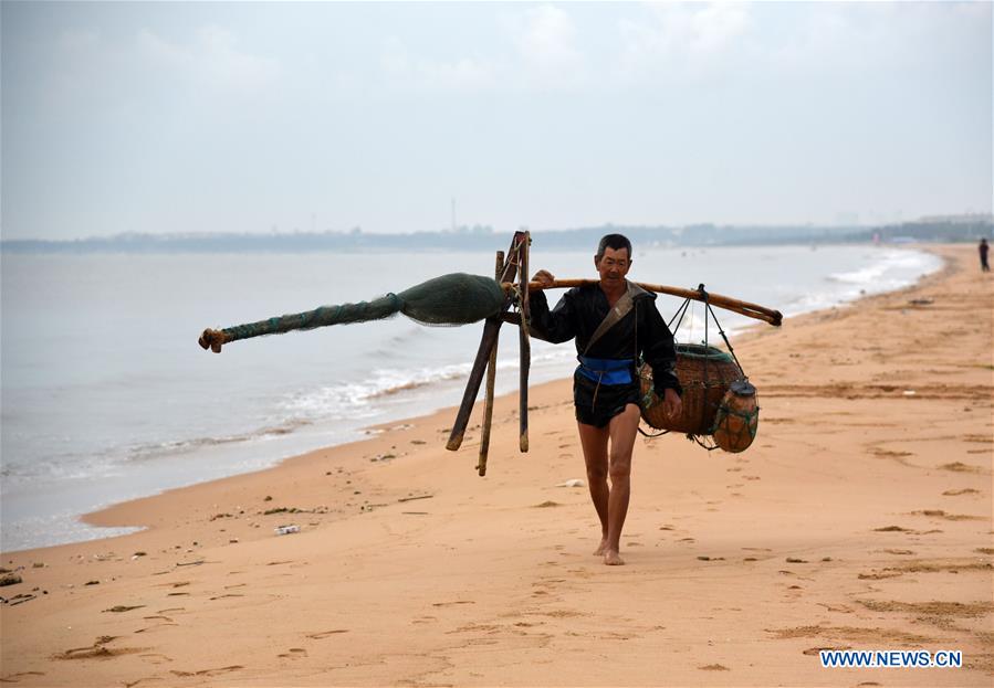 CHINA-SHANDONG-RIZHAO-SHRIMP HARVEST (CN)