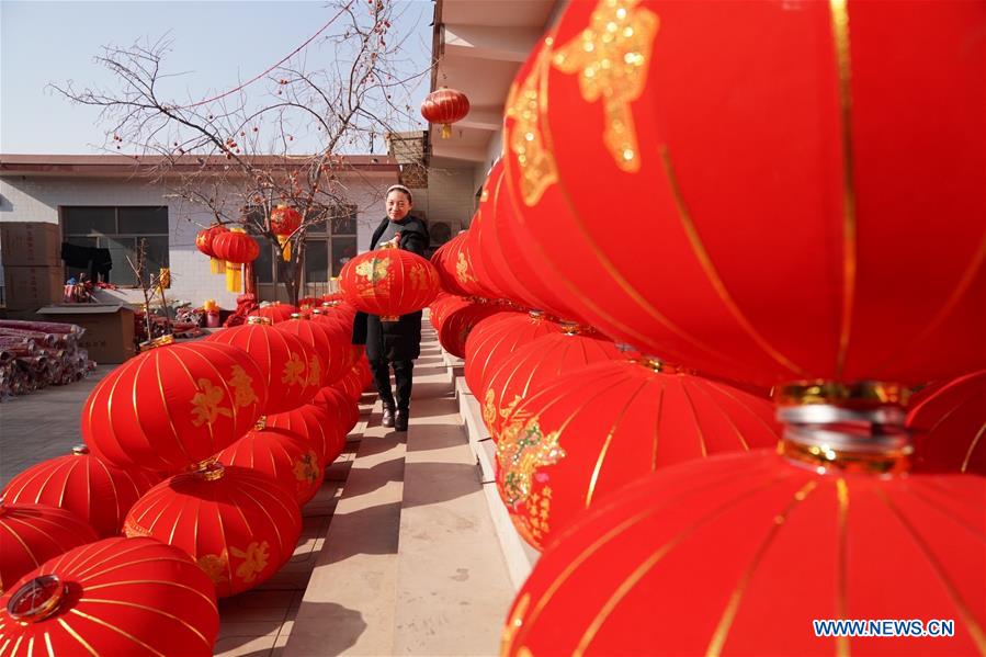 CHINA-HEBEI-RENXIAN-RED LANTERNS MAKING (CN)