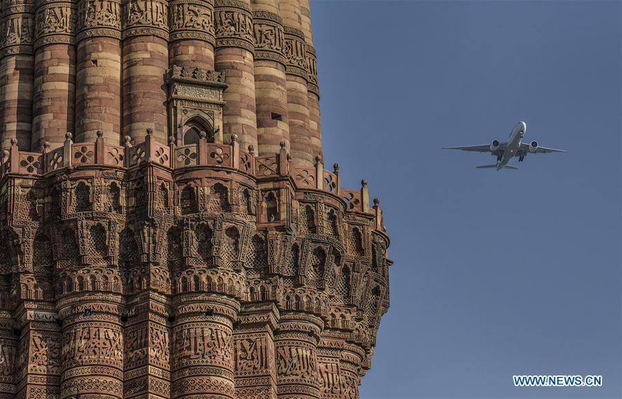 INDIA-NEW DELHI-WORLD HERITAGE-QUTUB MINAR