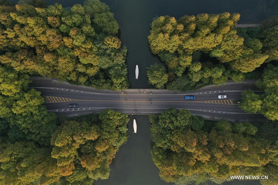 CHINA-HANGZHOU-WEST LAKE-AUTUMN-SCENERY (CN)